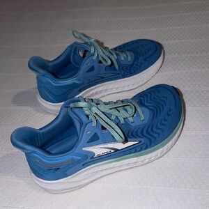 Altra Sky Blue Athletic Shoes